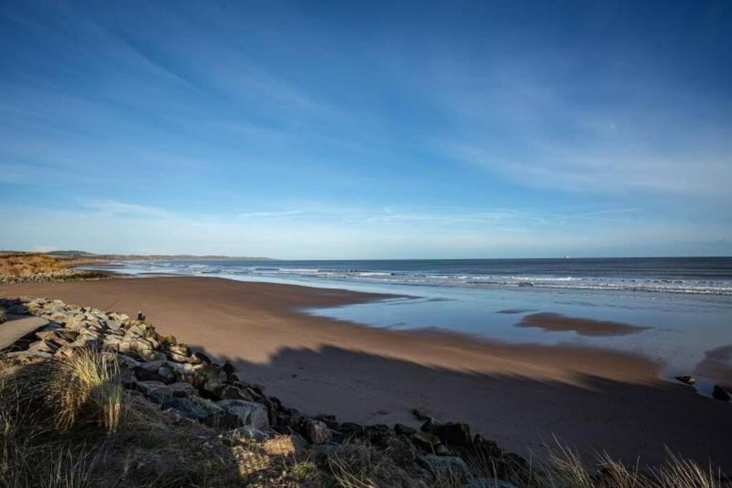 Life'S A Beach, Montrose Scotland Eksteriør billede